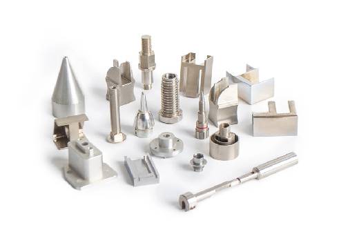 ¿Cómo se adapta el mecanizado CNC a los requisitos de acabado de superficie variados en diferentes industrias?